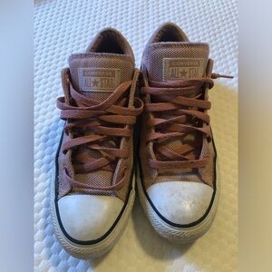 Converse Pink low tops